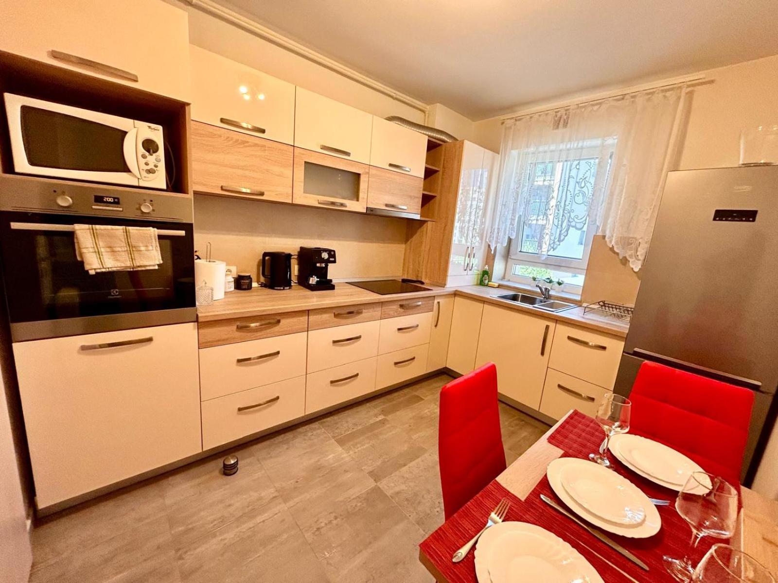 Jad - Luxury 3 Rooms & 2 Rooms Apartments In Kasper, Near Coresi Mall Брашов Екстер'єр фото