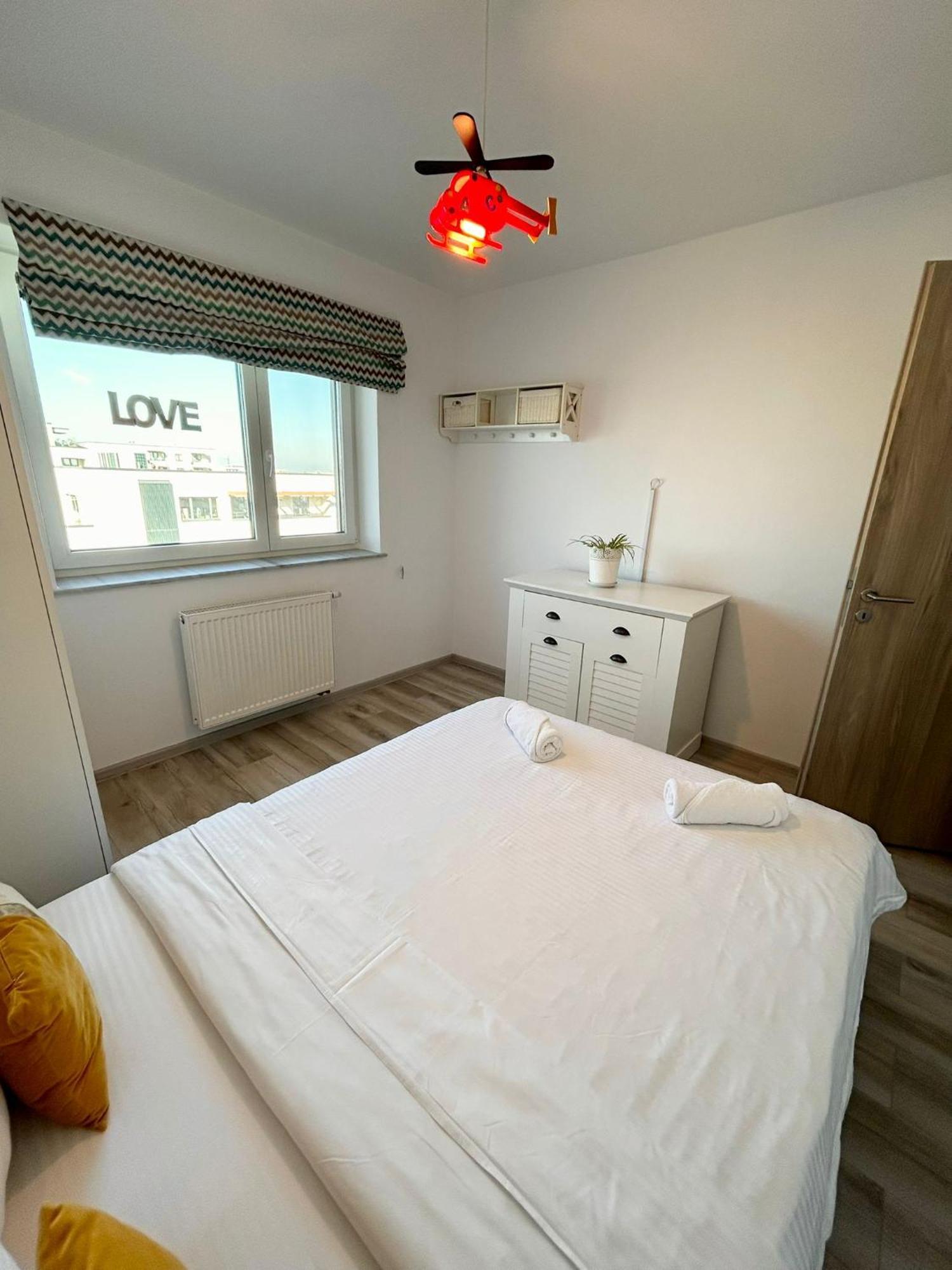 Jad - Luxury 3 Rooms & 2 Rooms Apartments In Kasper, Near Coresi Mall Брашов Екстер'єр фото