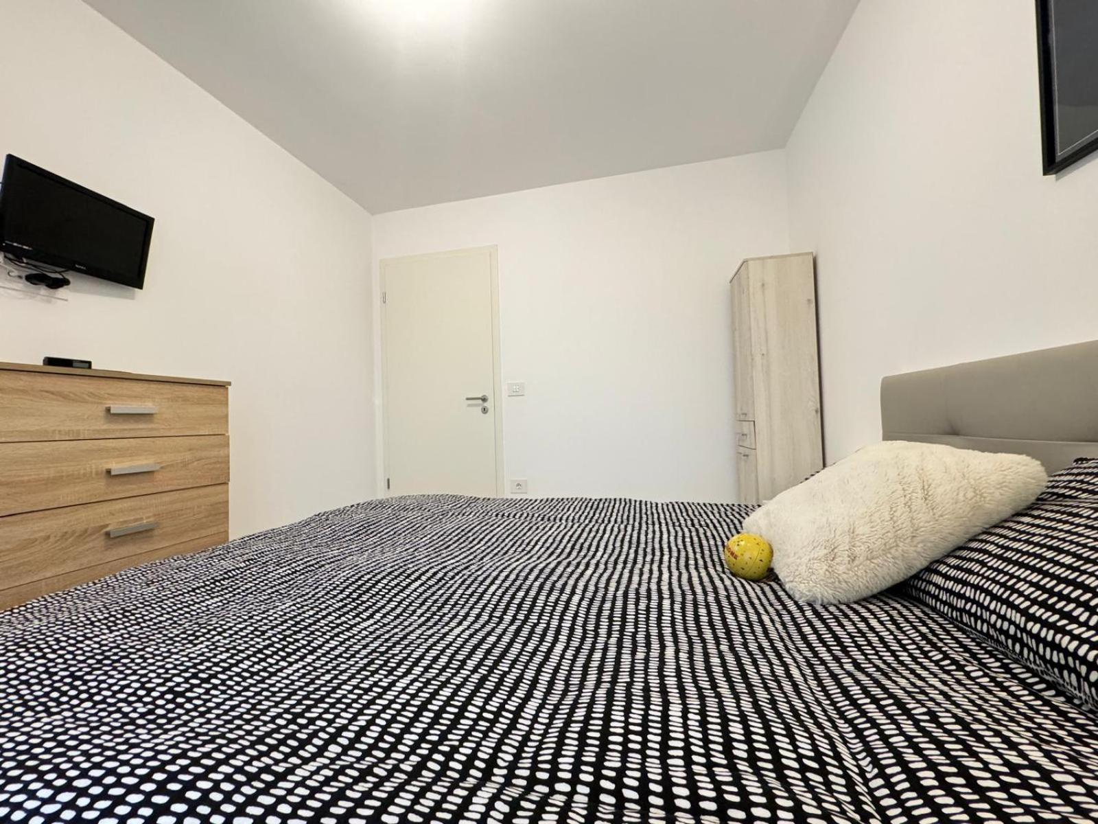 Jad - Luxury 3 Rooms & 2 Rooms Apartments In Kasper, Near Coresi Mall Брашов Екстер'єр фото