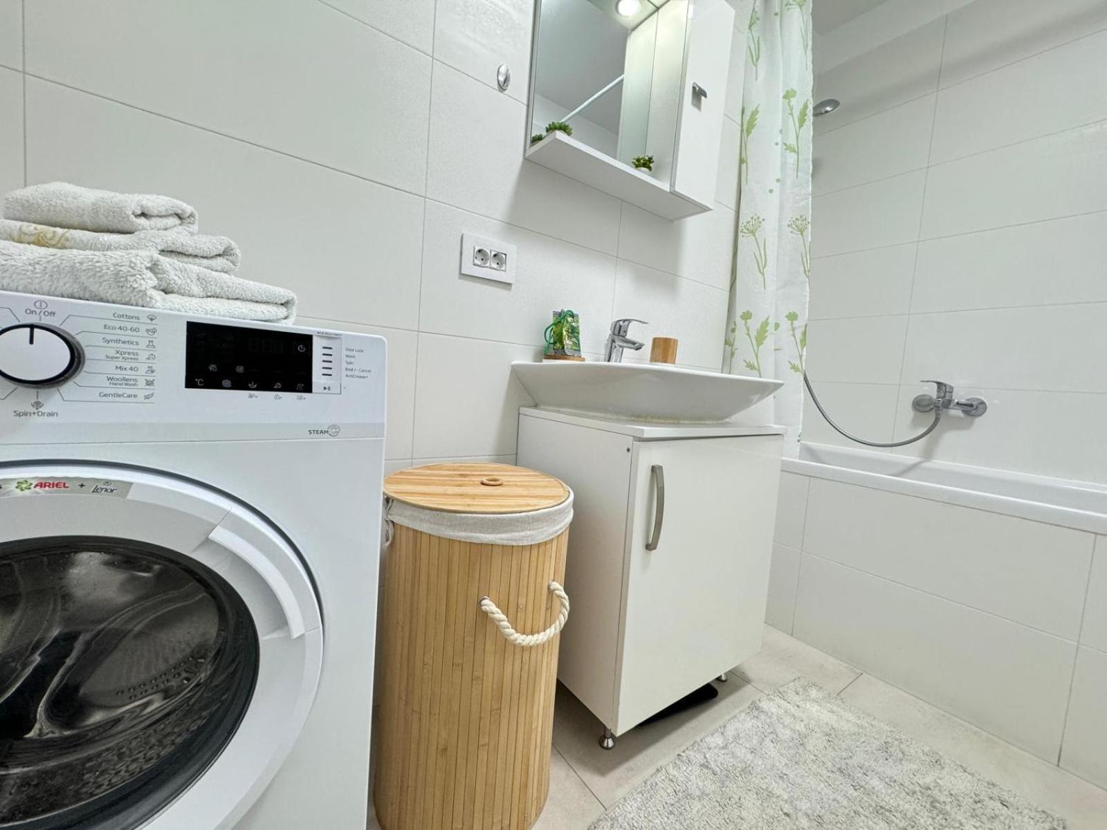 Jad - Luxury 3 Rooms & 2 Rooms Apartments In Kasper, Near Coresi Mall Брашов Екстер'єр фото